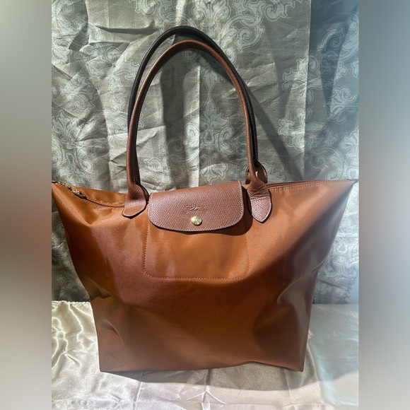 Longchamp Handbags - Longchamp Tote Bag